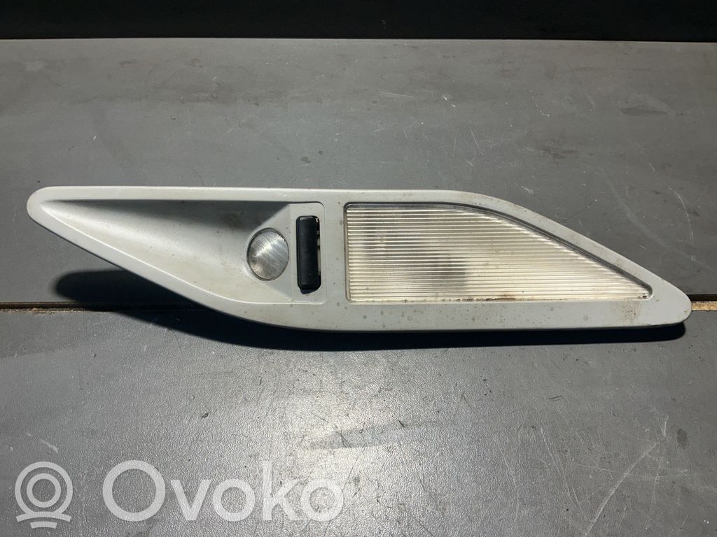 BMW 5 E39 Takaistuimen valo 