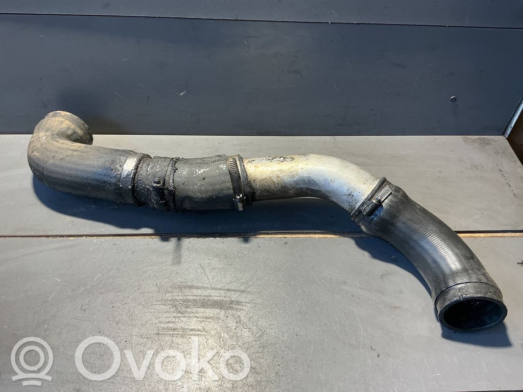 BMW 5 E39 Välijäähdyttimen letku 