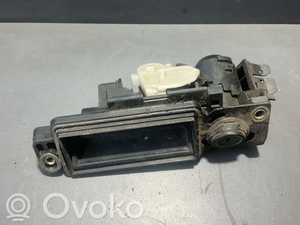 Mercedes-Benz E W211 Uchwyt / Rączka zewnętrzna otwierania klapy tylnej / bagażnika 