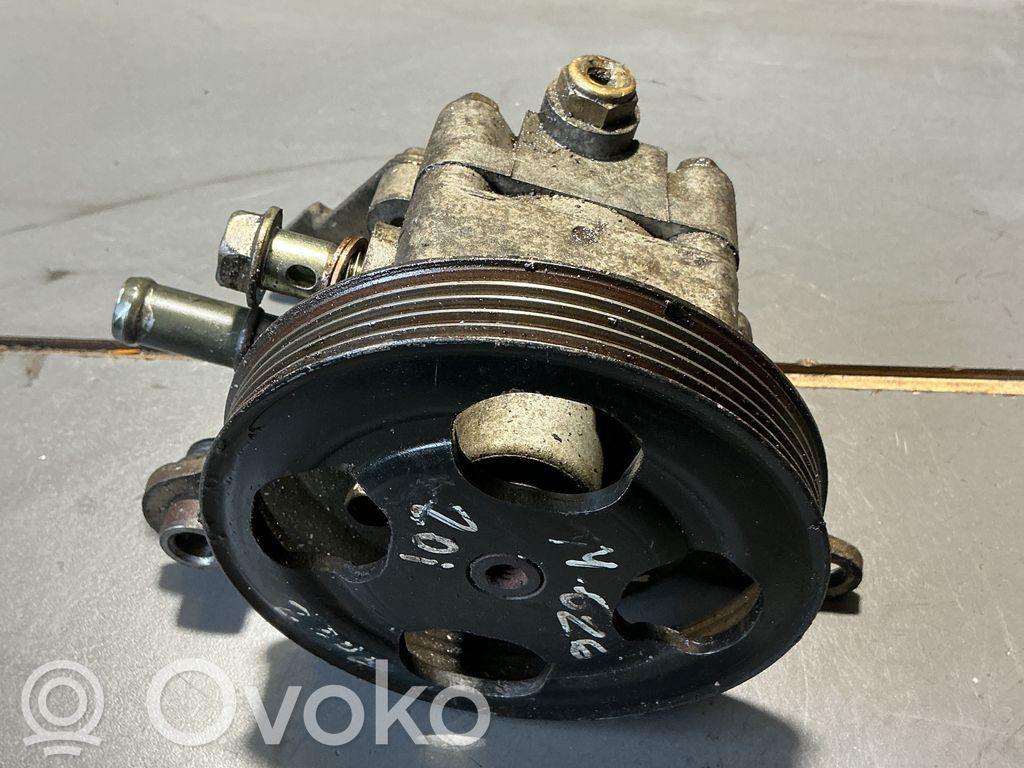 Mazda 626 Ohjaustehostimen pumppu 