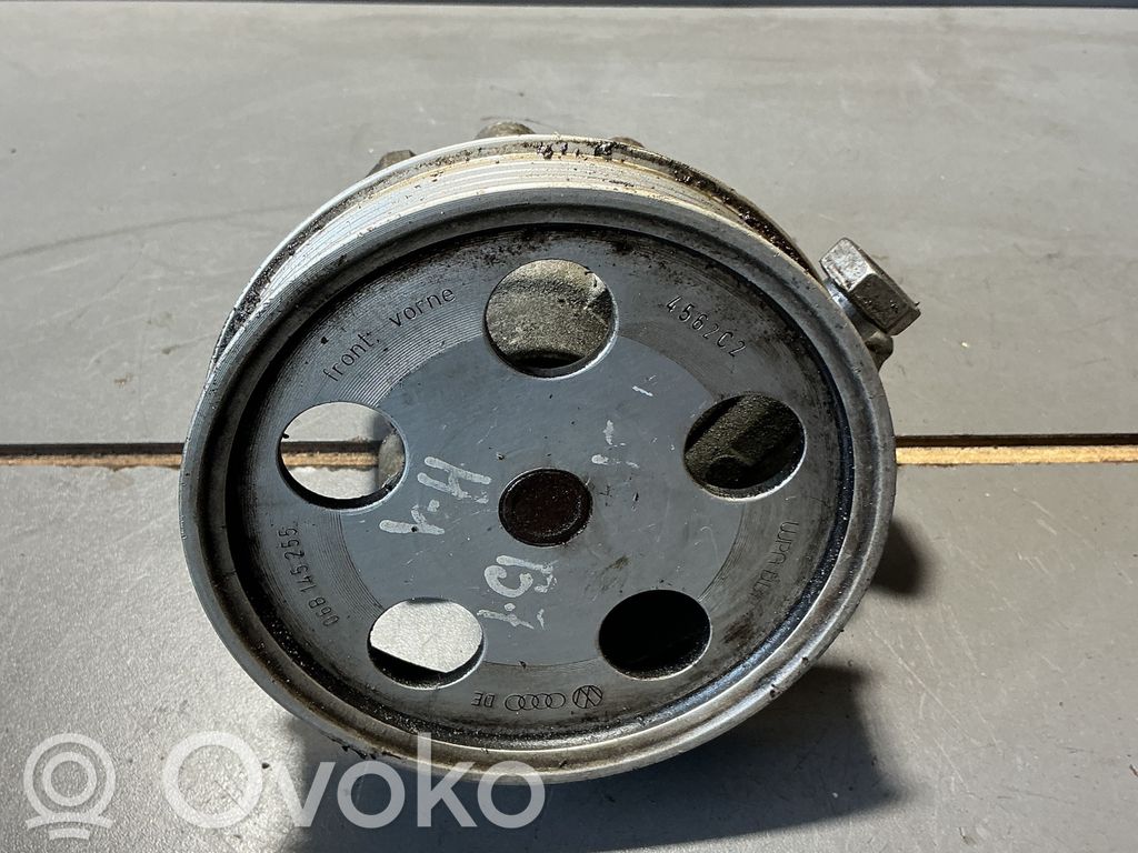 Audi A4 S4 B7 8E 8H Ohjaustehostimen pumppu 