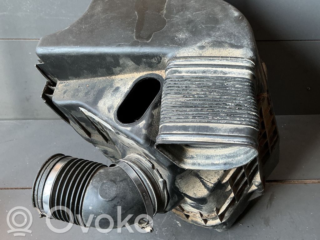 BMW 3 E90 E91 Air filter box 