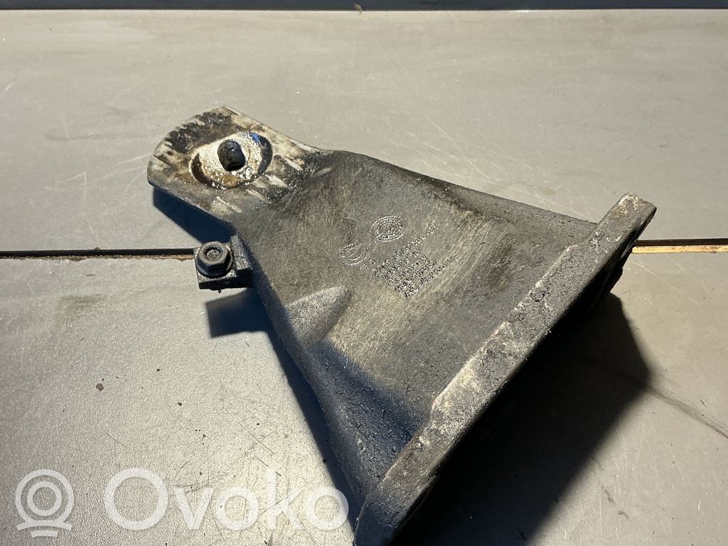 BMW 5 E60 E61 Engine mounting bracket 