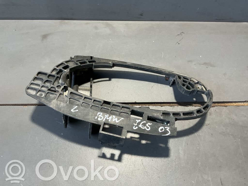 BMW 7 E65 E66 Takaoven ulkokahvan kehys 