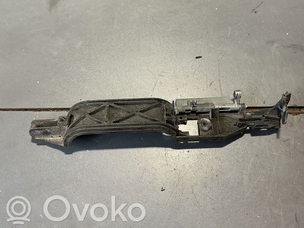 Ford Focus Manecilla externa puerta trasera 