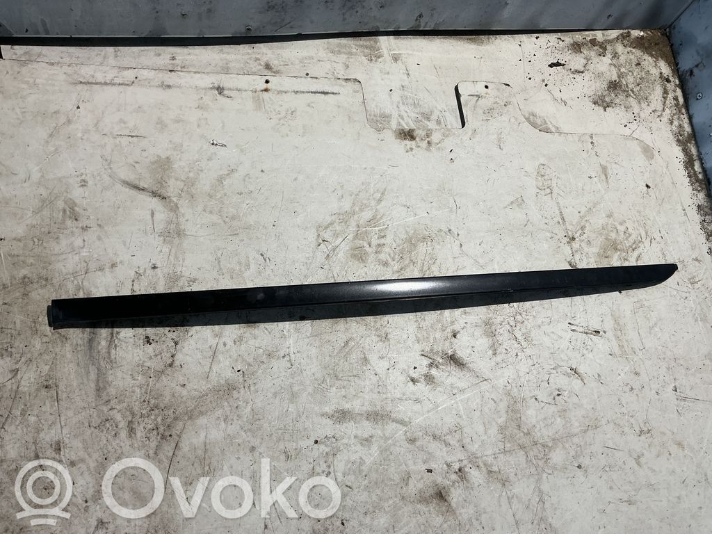 BMW 5 E60 E61 Priekinio stiklo apdaila 