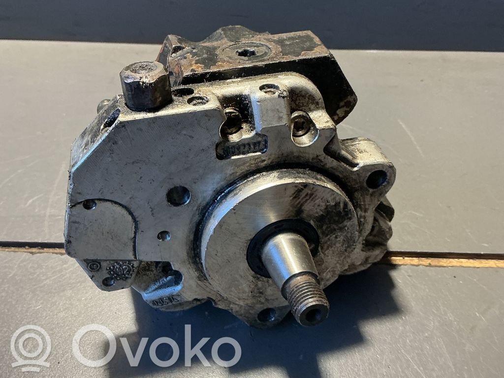 BMW 3 E90 E91 Fuel injection high pressure pump 