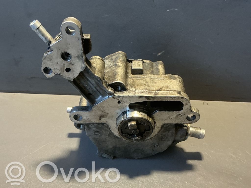 Volkswagen PASSAT B5.5 Bomba de vacío 