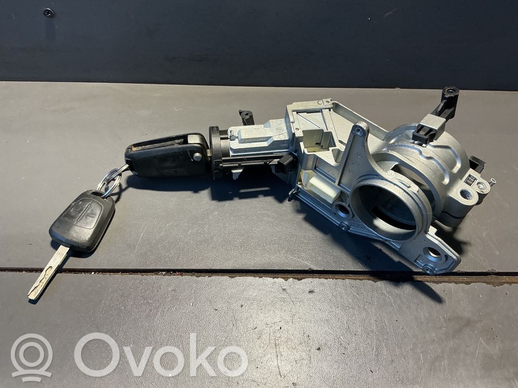 Opel Zafira B Ignition lock 