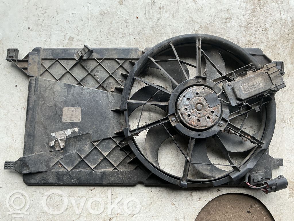 Ford Focus C-MAX Elektrisks radiatoru ventilators 
