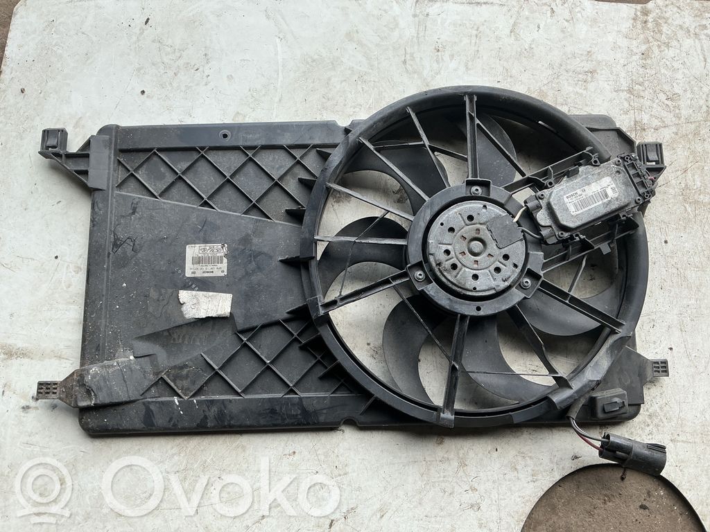 Ford Focus C-MAX Elektrisks radiatoru ventilators 