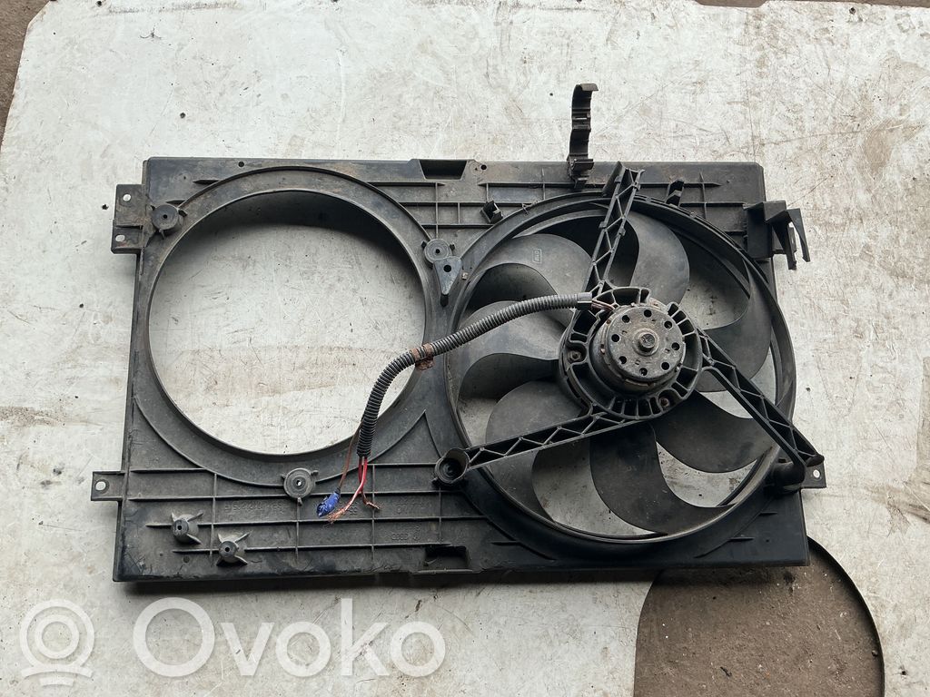 Volkswagen Golf IV Elektrinis radiatorių ventiliatorius 