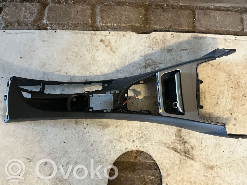 BMW 1 E81 E87 Center console 