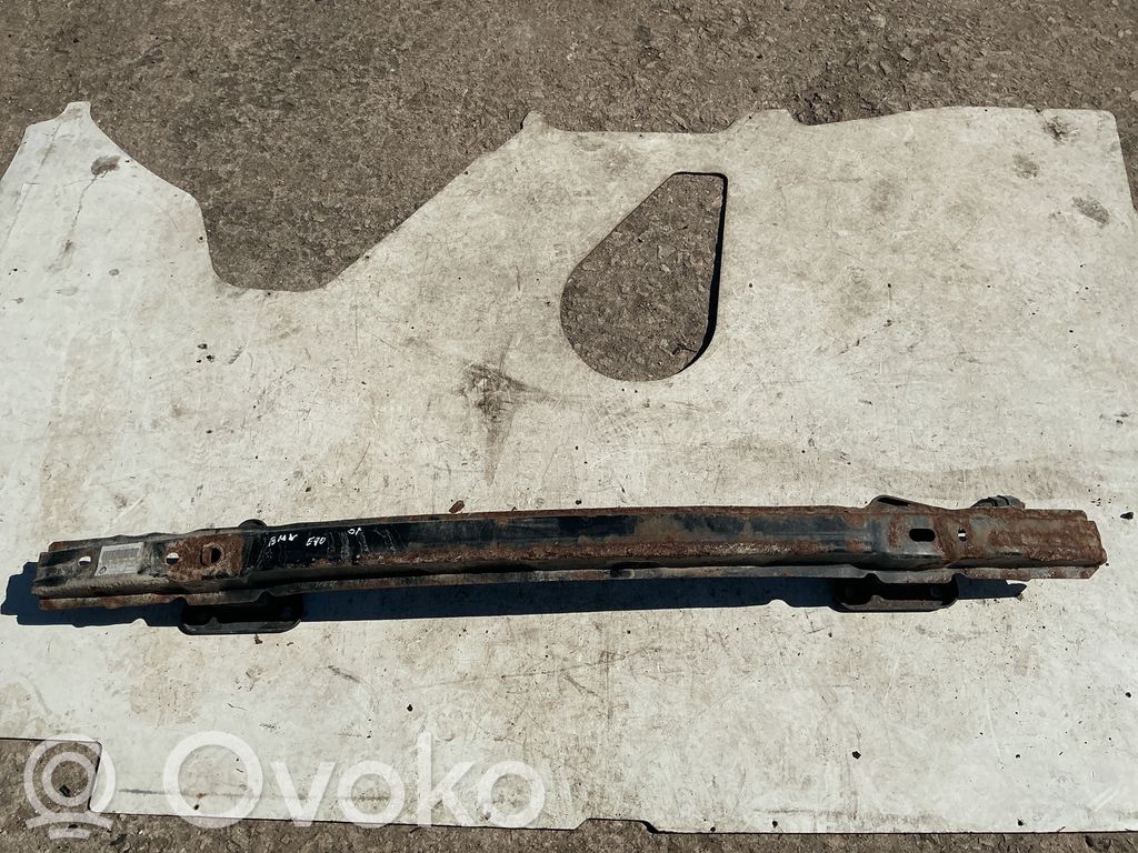 BMW 3 E90 E91 Aizmugurē bampera balka 