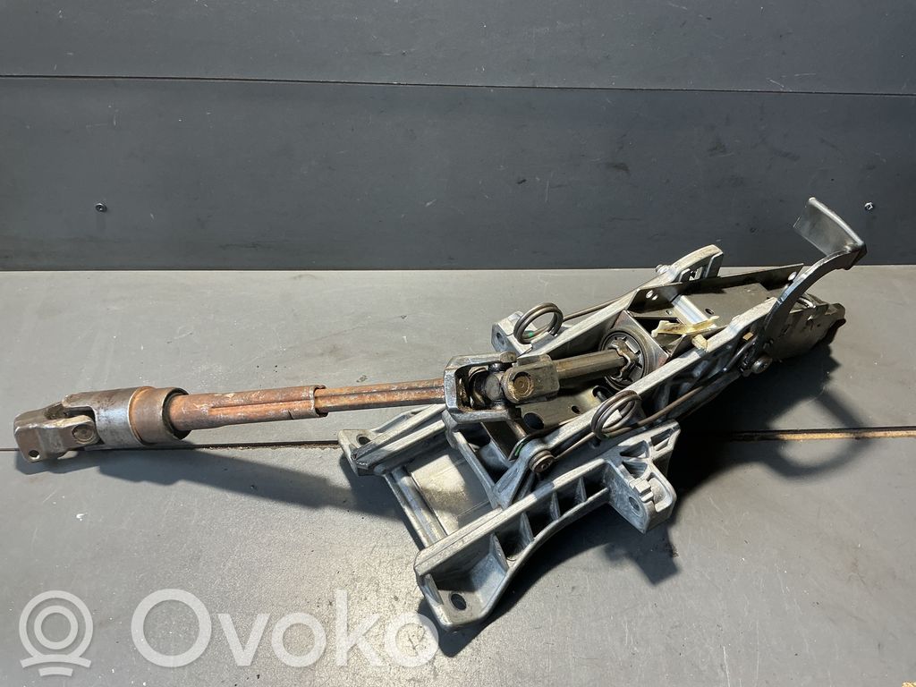 Ford Focus Steering wheel axle 