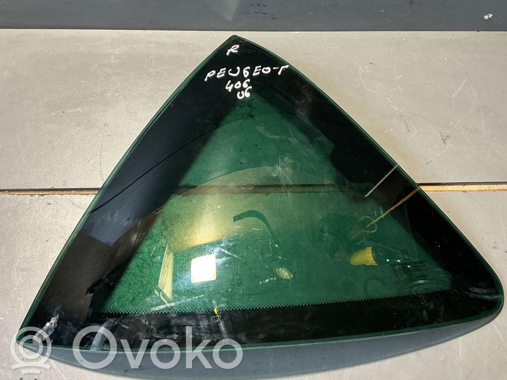 Peugeot 407 Luna de la puerta trasera 