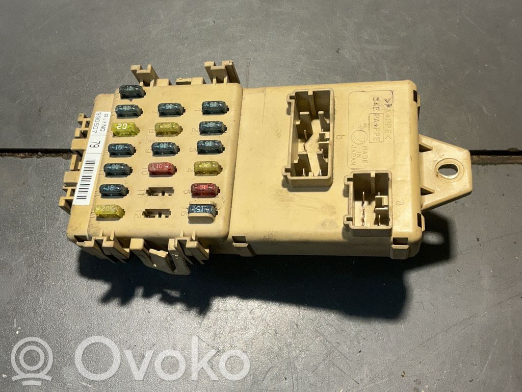 Subaru Forester SF Skrzynka bezpieczników / Komplet 