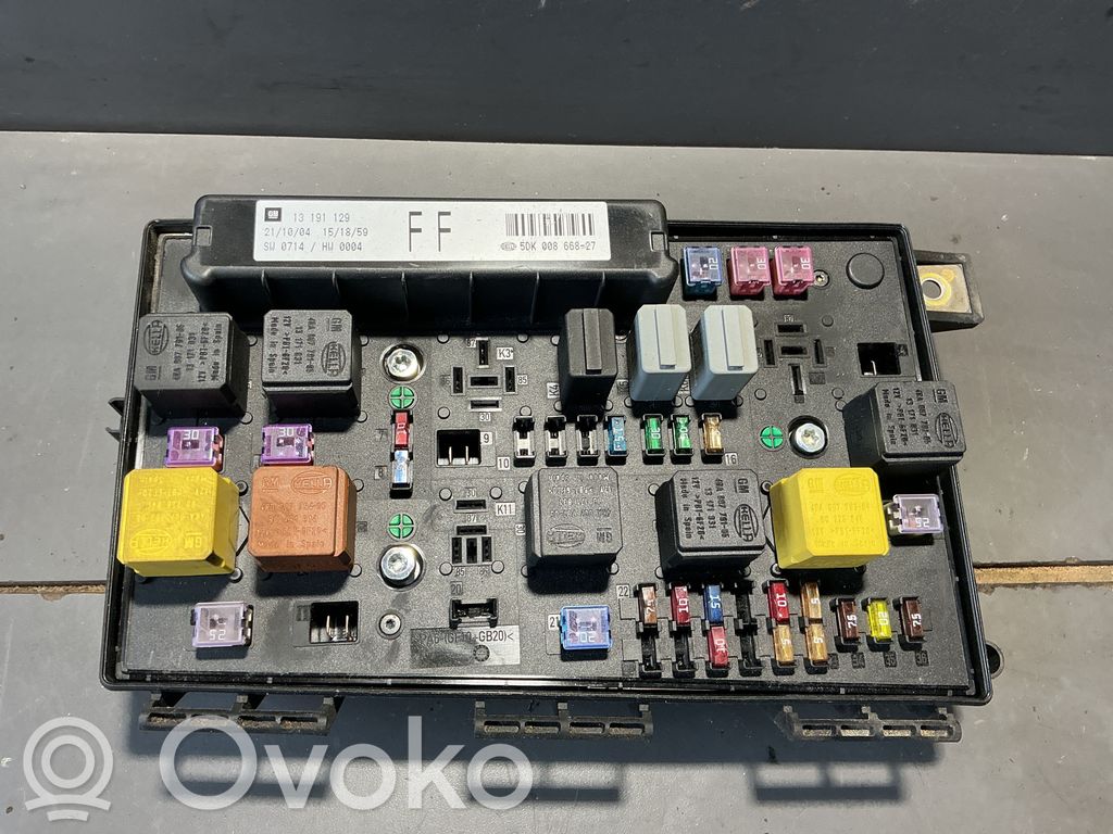 Opel Astra H Fuse module 
