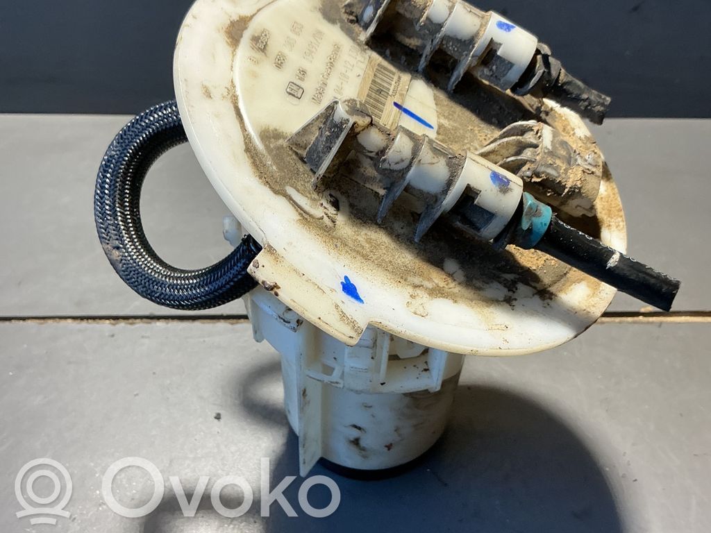 Opel Astra H Bomba interna de combustible 