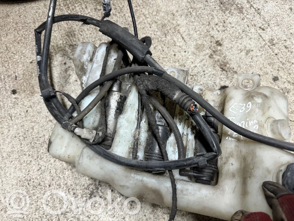 BMW 5 E39 Serbatoio/vaschetta liquido lavavetri parabrezza 