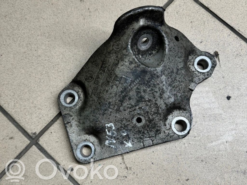 Engine mounting bracket   6776669,466110