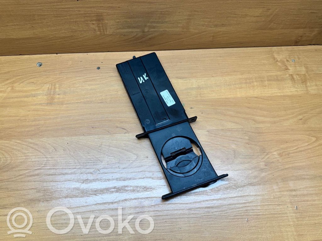 BMW 5 E60 E61 Puodelio laikiklis 