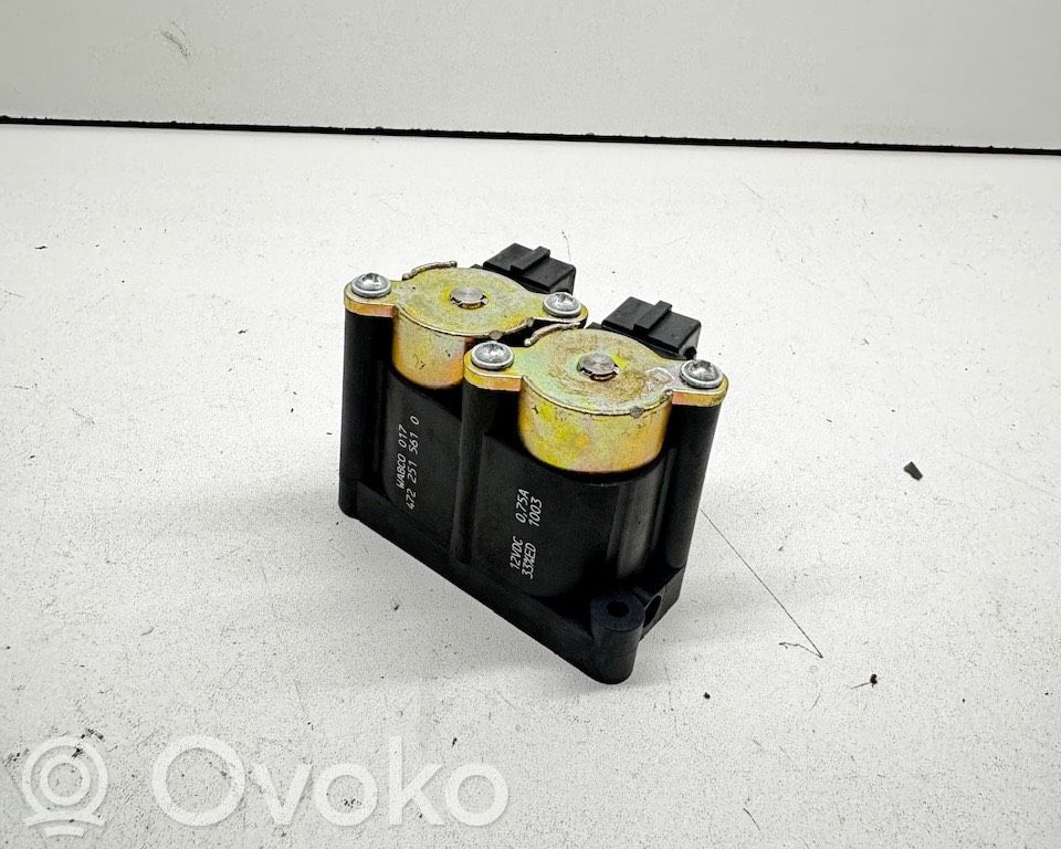 BMW 5 E39 Kompresor zawieszenia tylnego pneumatycznego 