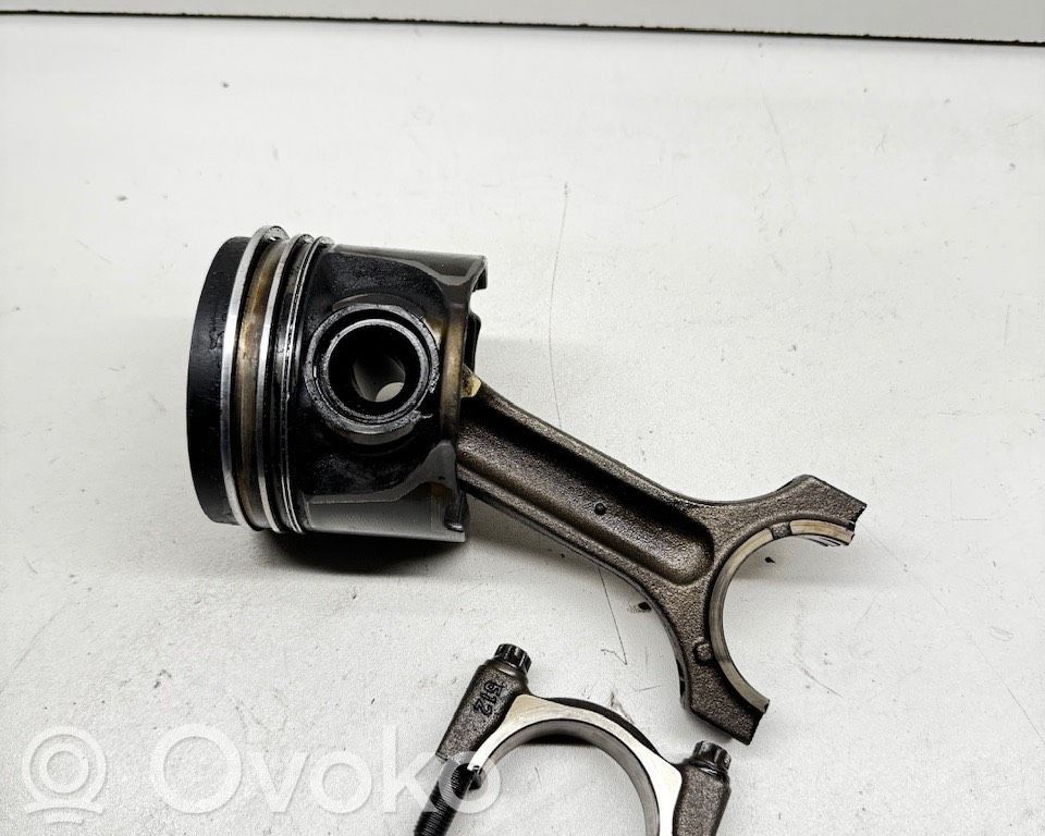 BMW 5 E60 E61 Virzulis ar klani 