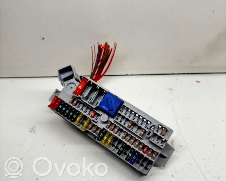 Skrzynka bezpieczników / Komplet   0300921,9350313,6114V7,4153318000,61149350313,6114935031301,935031301