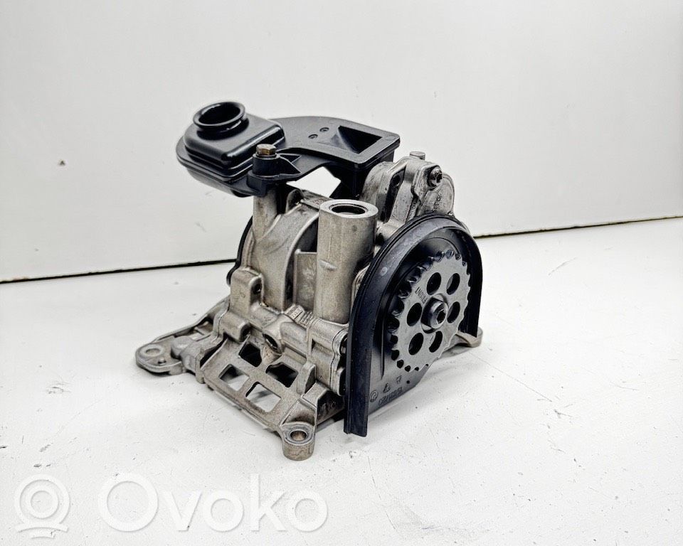 BMW 5 F10 F11 Oil pump 