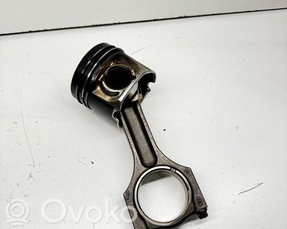 BMW 5 F10 F11 Piston with connecting rod 