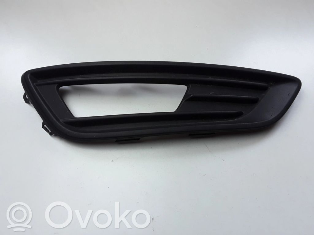 Ford Focus Etusumuvalon ritilä 