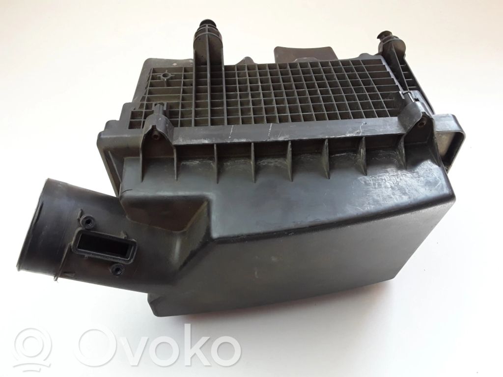 Land Rover Freelander 2 - LR2 Obudowa filtra powietrza 