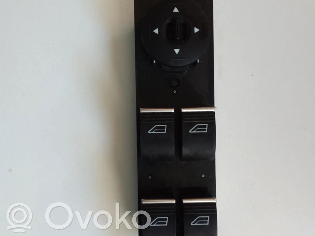 Przyciski szyb   3S010138817