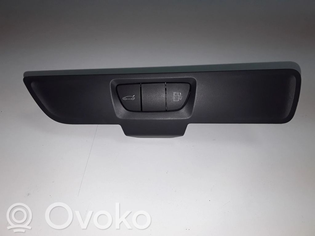 Peugeot 508 Tailgate opening switch 
