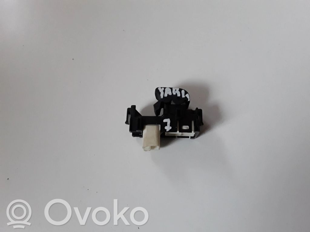 Toyota Yaris Electric window control switch 