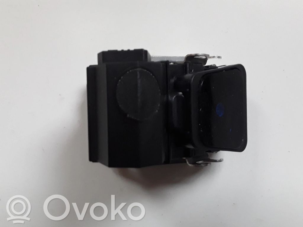 Mitsubishi L200 Windshield/windscreen camera 