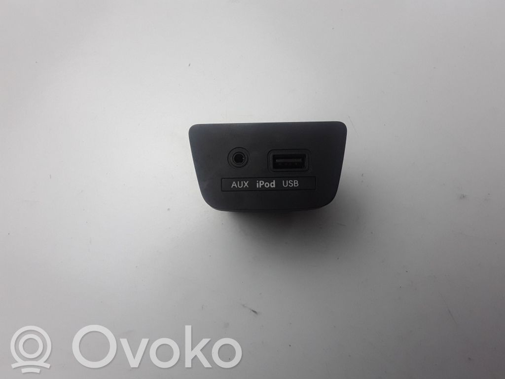 Hyundai i30 Enchufe conector USB 