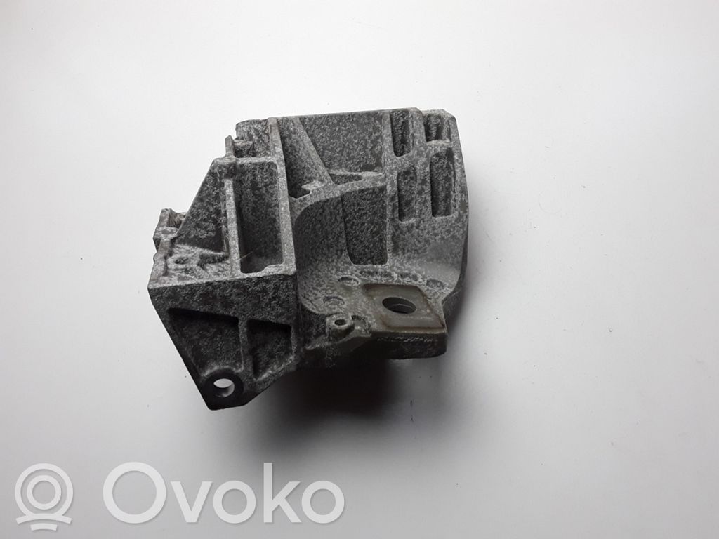 Volvo S60 Moottorin kiinnikekorvake 