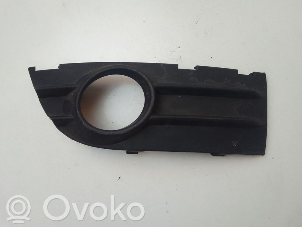 Volvo C30 Etusumuvalon ritilä 