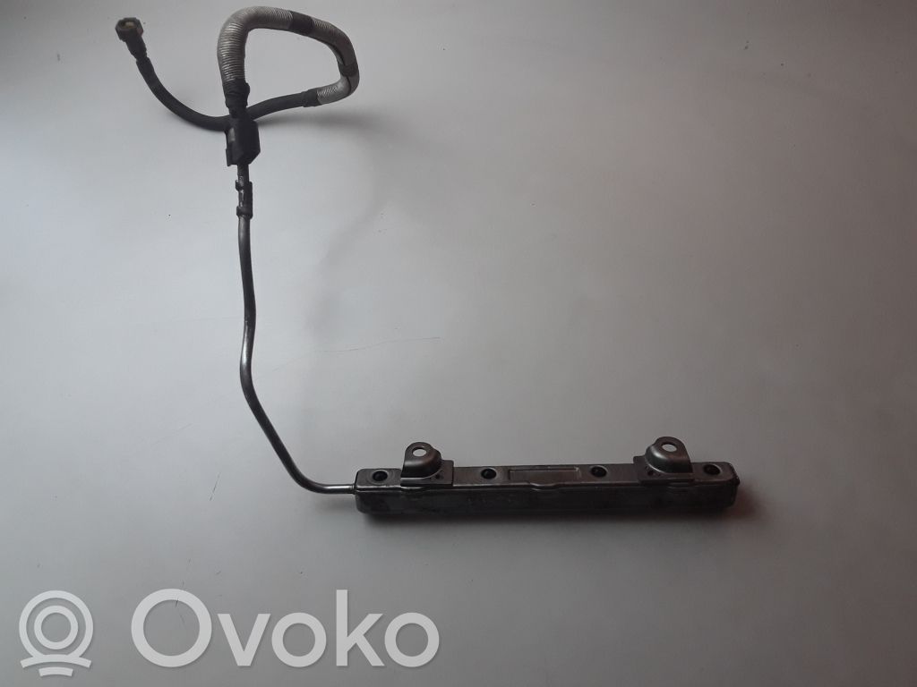 Toyota Auris E180 Tubo principal de alimentación del combustible 