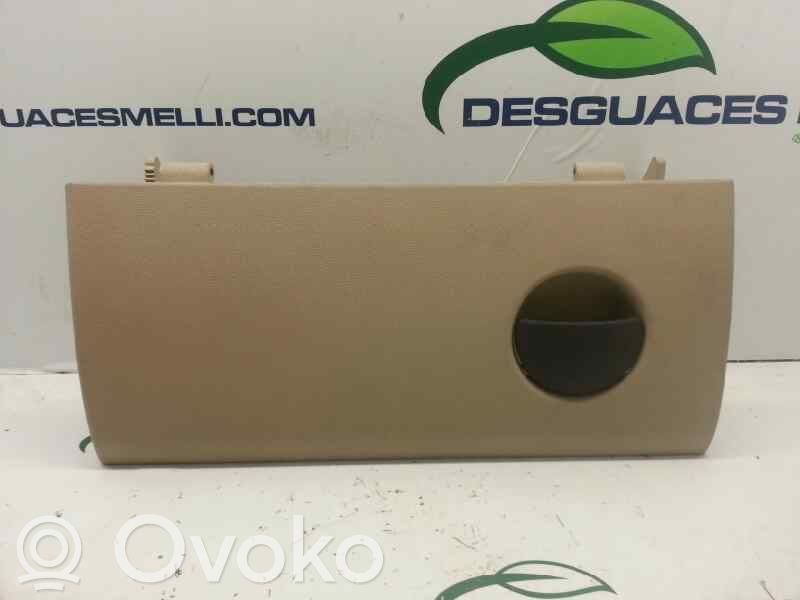 Opel Corsa C Glove box 