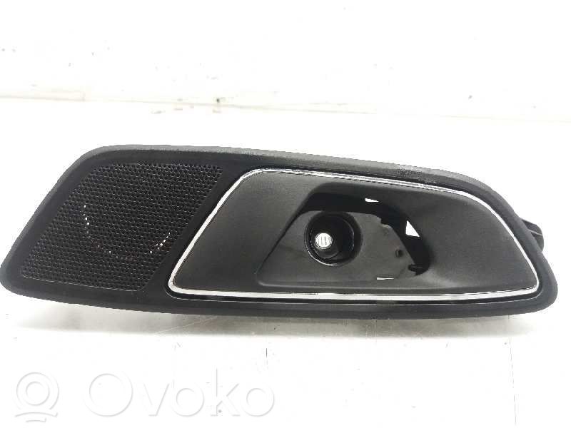 Manecilla interna puerta trasera   5F4839113A