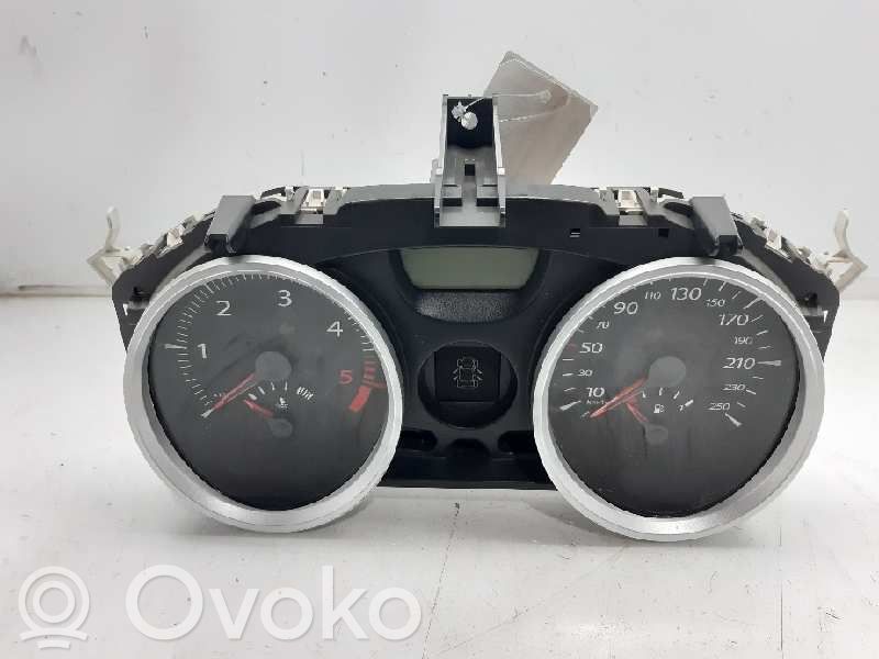 Renault Megane II Geschwindigkeitsmesser Cockpit 