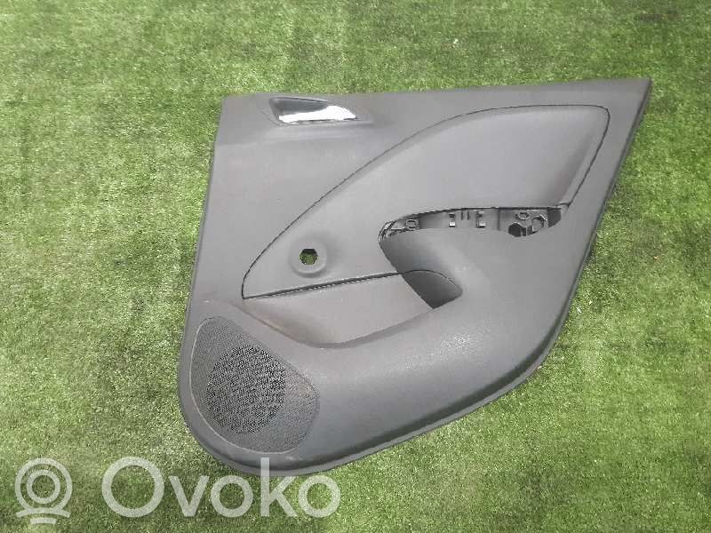 Opel Corsa E Apšuvums aizmugurējām durvīm 