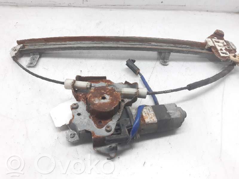 Nissan PickUp Elektryczny podnośnik szyby drzwi przednich 