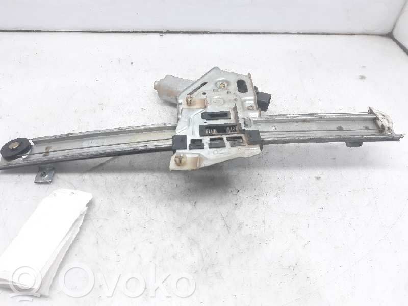 Mitsubishi Montero Regulador manual de la ventanilla trasera 