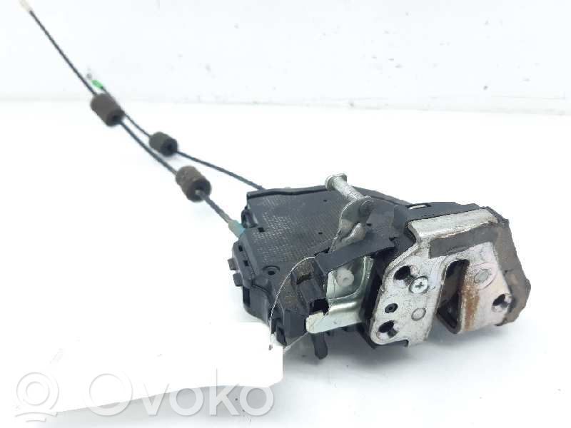 Toyota RAV 4 (XA30) Takaoven lukko
