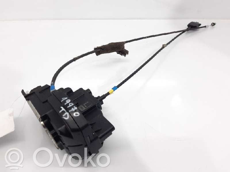 Nissan Note (E11) Takaoven lukko 