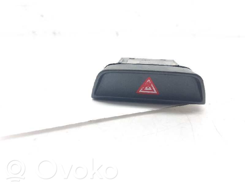 KIA Sportage Interruttore luci di emergenza